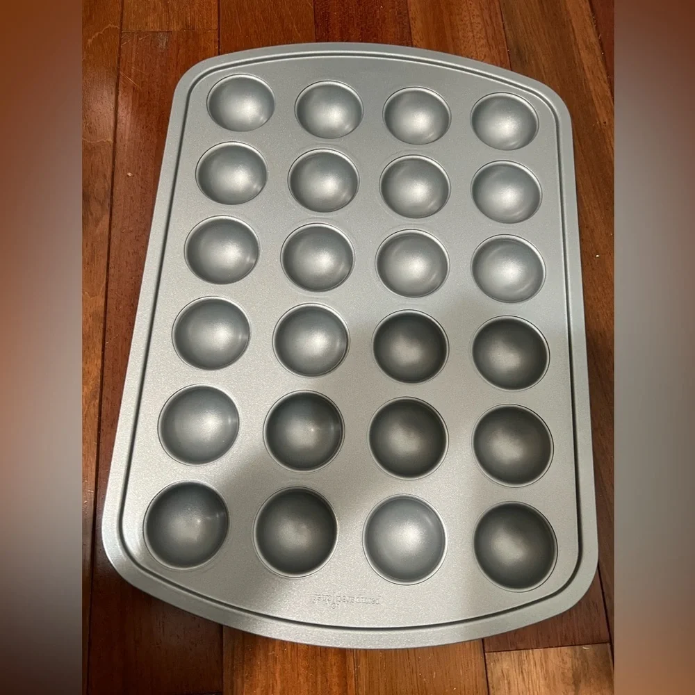 NWOT Pampered Chef Donut Hole Pan